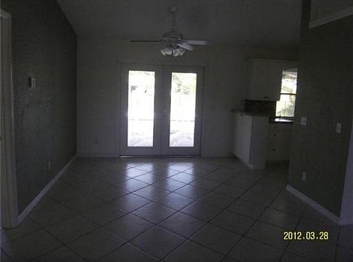 3rd image of 605 NW Marion Ave