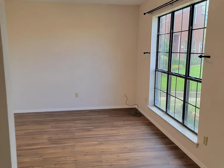 2315 Bernice Cir — Photo 13