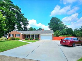 4 Lands End Cir, Hampton, VA 23669