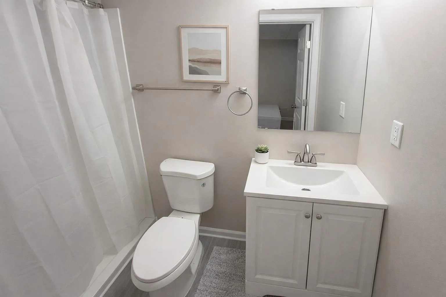 4 bed, 4.0 bath, 2400 sqft, $1,087 — Photo 2