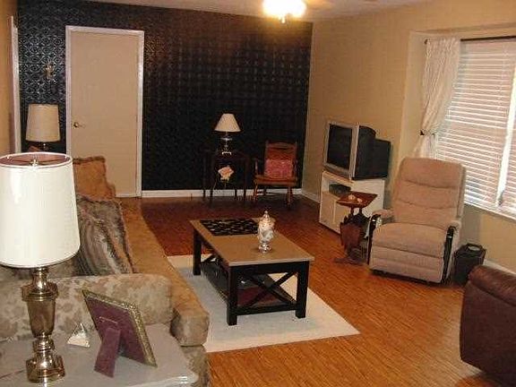 2nd image of 9220 Lark Dr