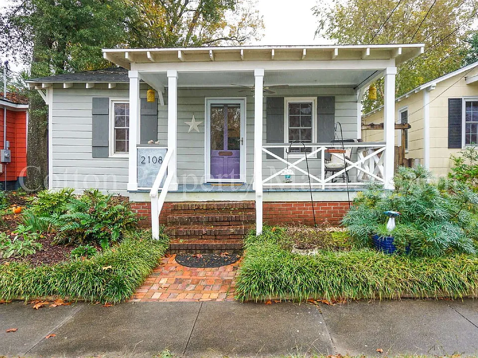 2108 Barnett Ave
