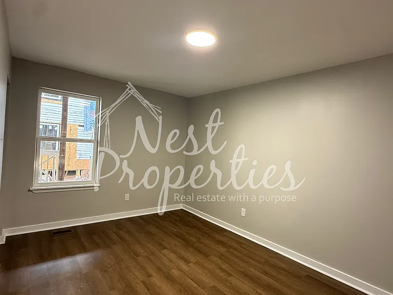 233 Cambridge Ave E #1 — Photo 4