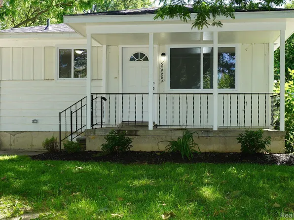 20060 Seminole, Redford, MI 48240