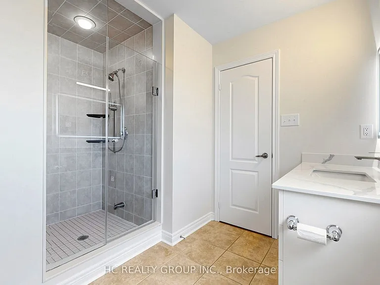 465 Woodspring Ave — Photo 16