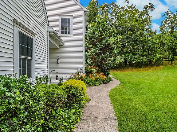 Walkway to Front door