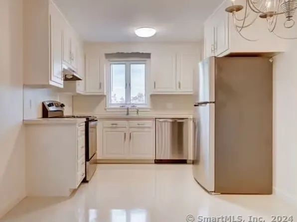 54 Oak St #26, Middletown, CT 06457