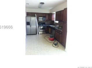 735 SW 5th Ave, Hallandale, FL 33009