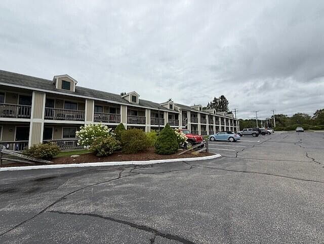 2nd image of 733 POST Road #228