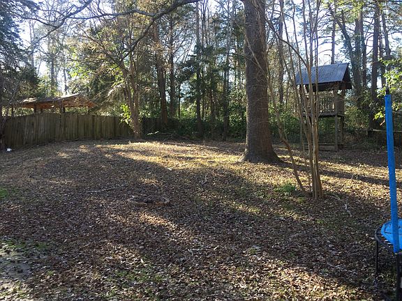 3rd image of 303 Crestwood Dr