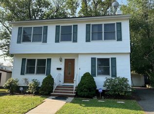 6 Ferndale Ct, Lodi, NJ 07644