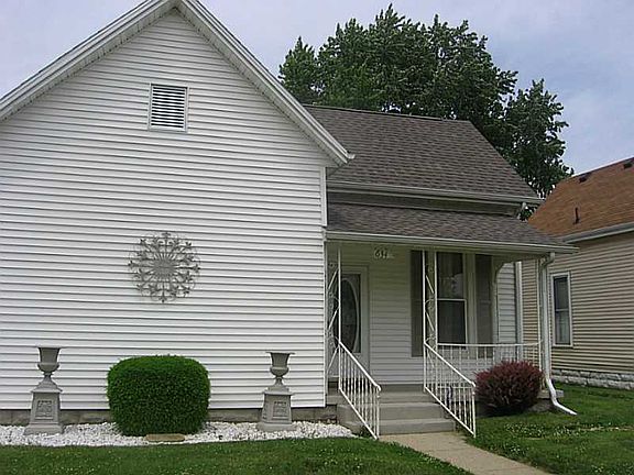 2nd image of 634 Main St