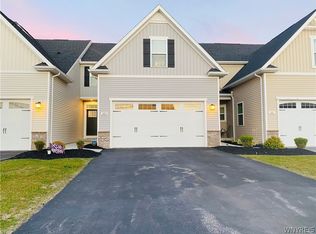 183 Stonebridge Rd #15B, Grand Island, NY 14072