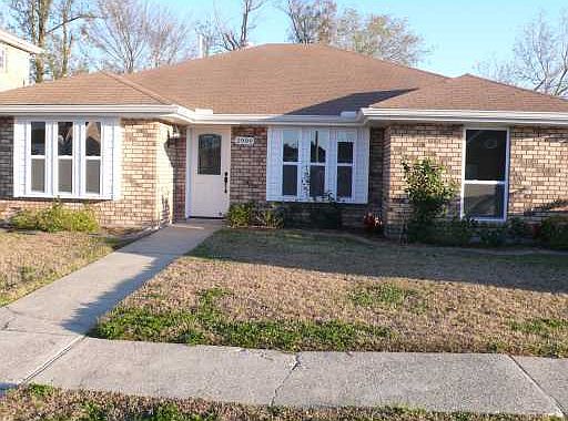1st image of 2909 Lakewood Dr