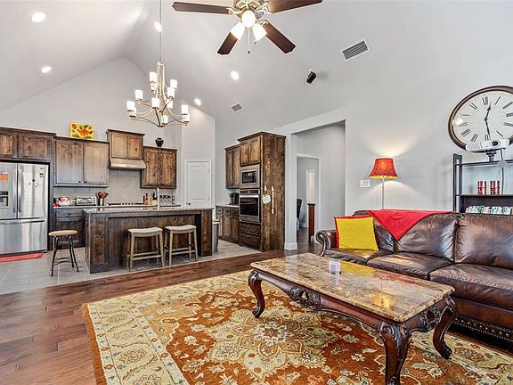 5th image of 1104 Ivory Horn Dr