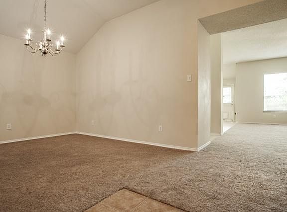 5th image of 224 Aspenwood Trl