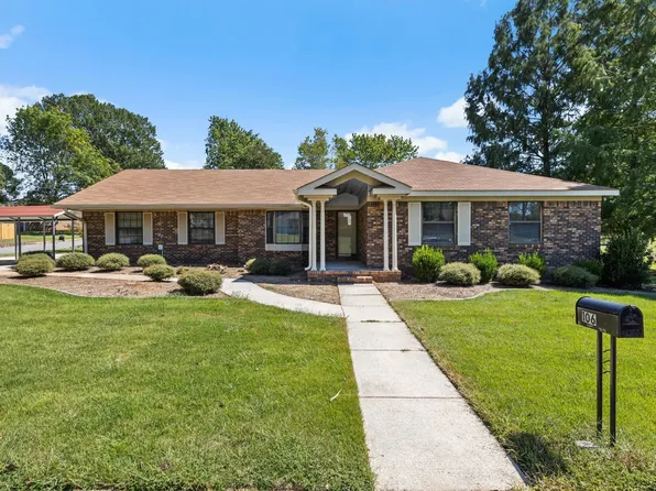 106 Caldwell Dr, Florence, AL 35633