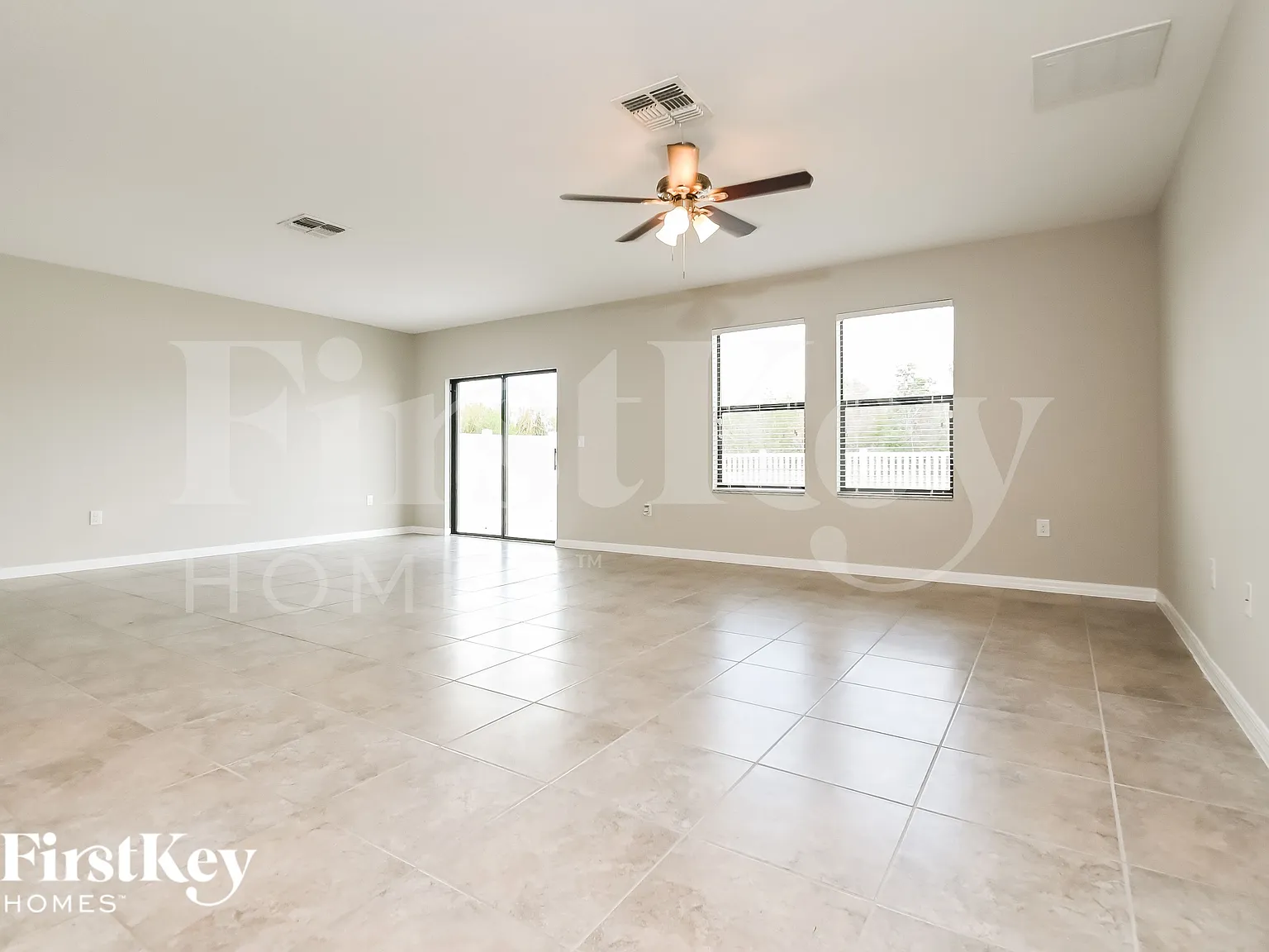 6 bed, 3.0 bath, 3327 sqft, $2,890 — Photo 3