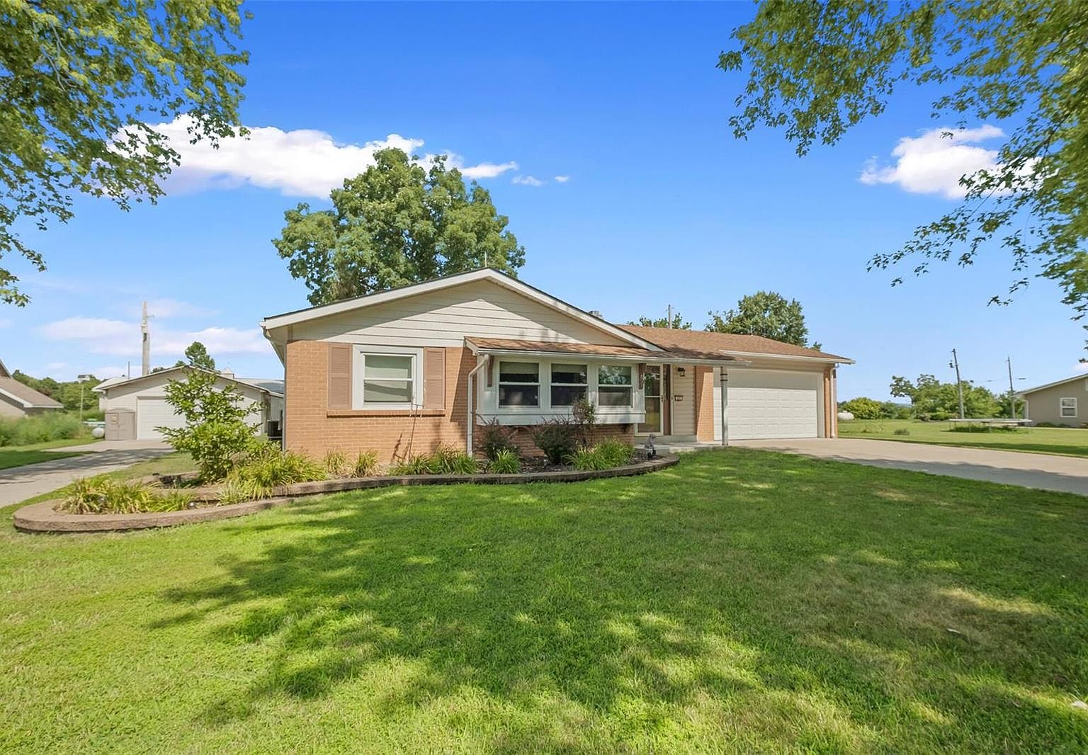 27 Kennedy St, Portage Des Sioux, MO 63373 | Zillow