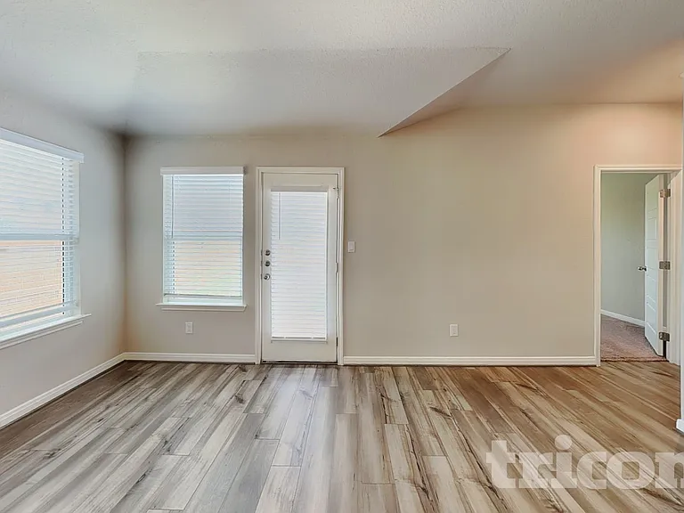13543 Paxton Blvd — Photo 3