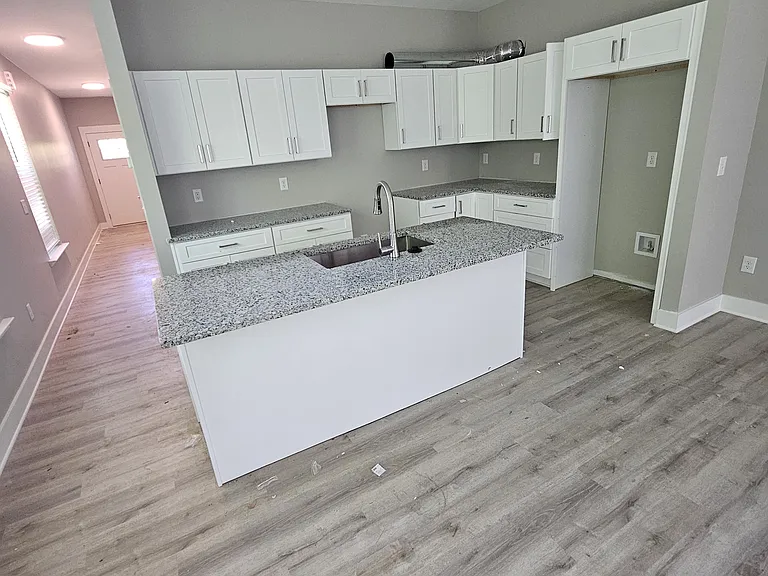 1440 Mauge St — Photo 13