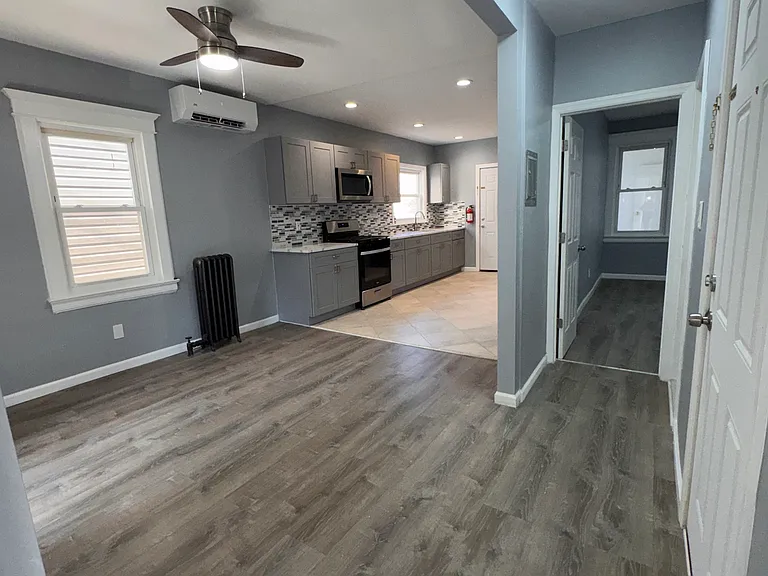 621 Grove St #2 — Photo 9