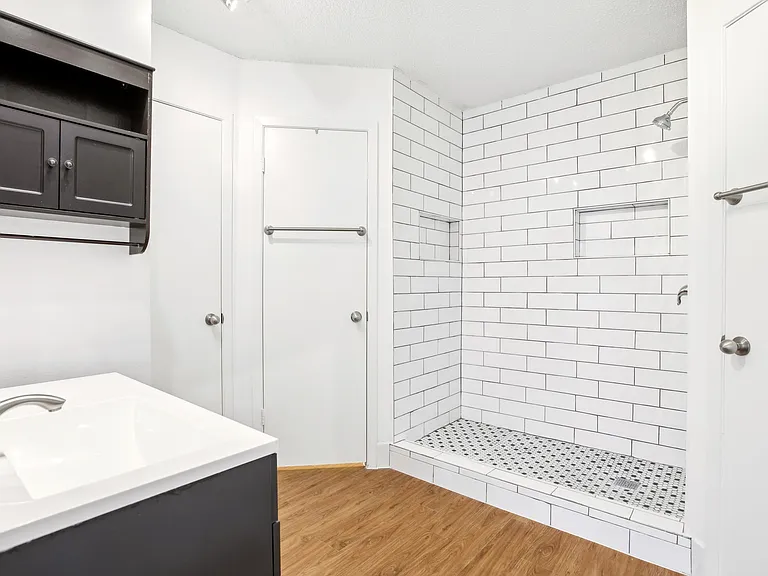 9729 Meadowheath Dr — Photo 14
