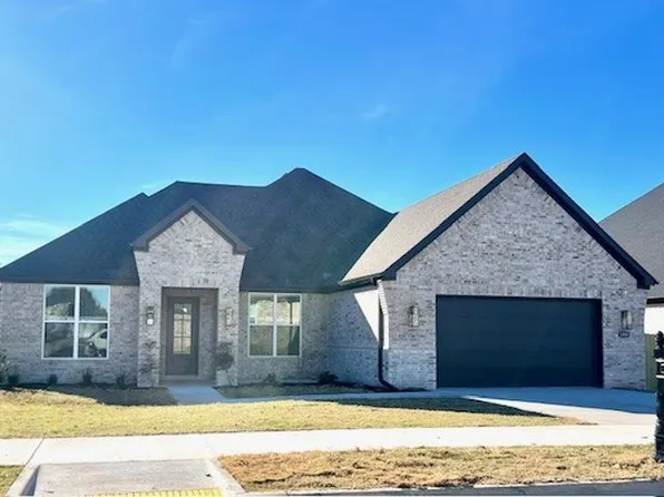 3355 E Greystone Dr, Fayetteville, AR 72764