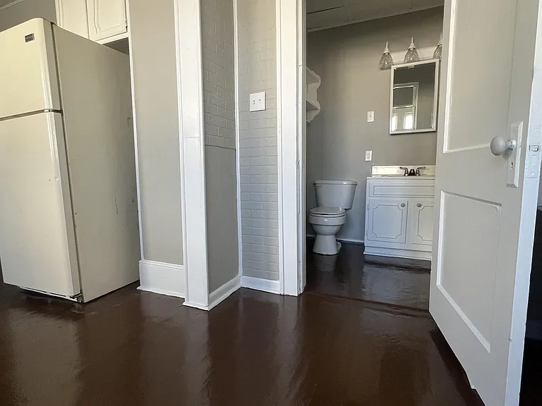 223 Center St — Photo 5