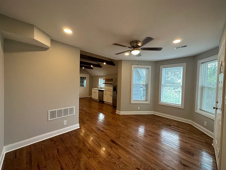 1111 Spring Streetunit #B — Photo 4