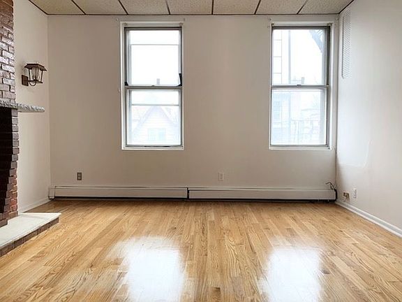 4th image of 2044 42nd St APT 2F