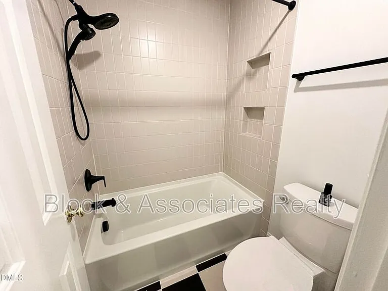 5649 Hamstead Xing — Photo 15