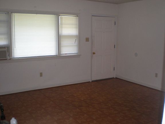 2nd image of 2007 Chesapeake Dr