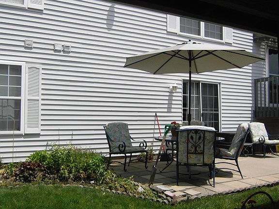 1st floor units have a patio