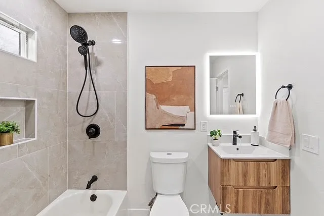 1421 E Norwood Pl — Photo 14