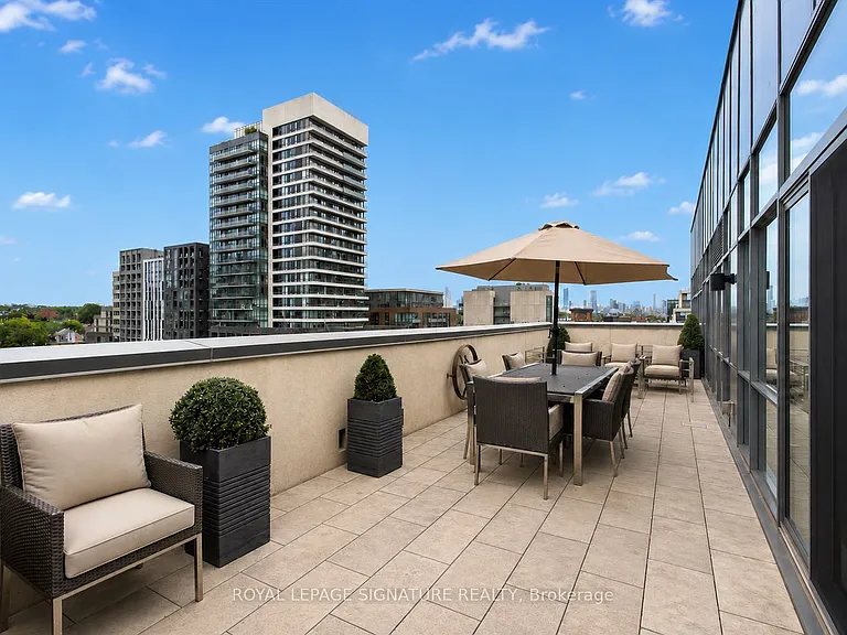 1205 Queen St W #Penthouse 704 — Photo 36