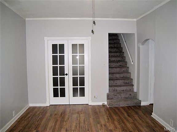 3rd image of 9220 Crawford Ave