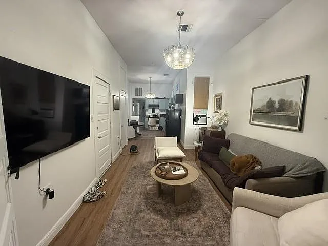 3 bed, 2.0 bath, 1000 sqft, $3,300 — Photo 4