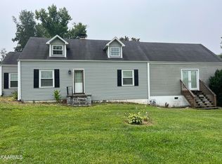 957 W Hunt Rd, Alcoa, TN 37701