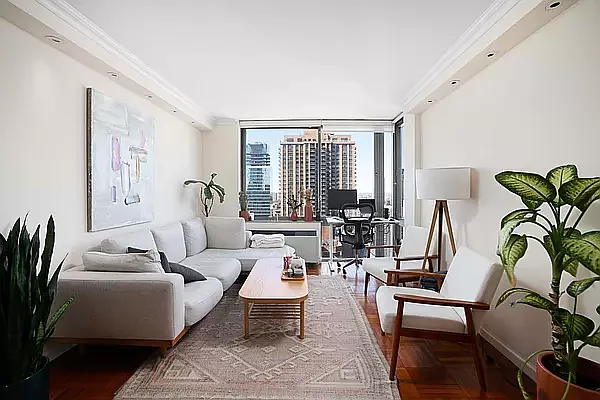 Rented by Azoulay Group Inc | media 11