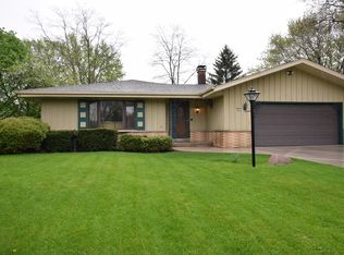 14465 W Cedar Trl, New Berlin, WI 53151