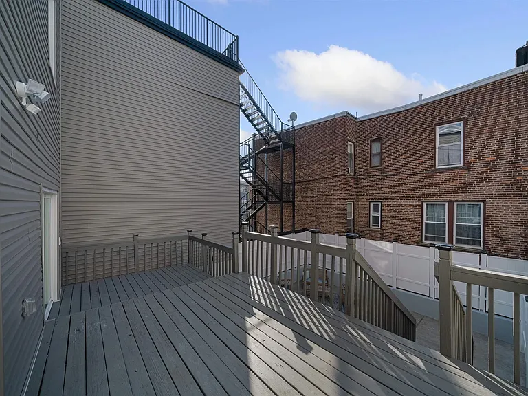 Private Deck