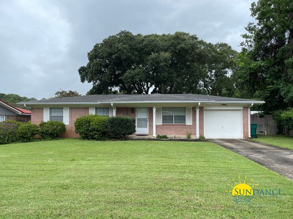 11 Oak Ln