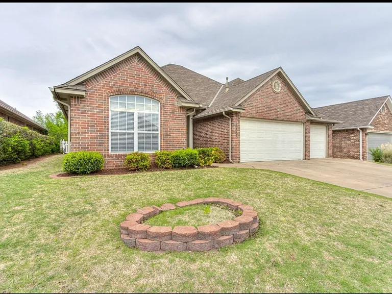 16605 Farmington Way — Photo 28