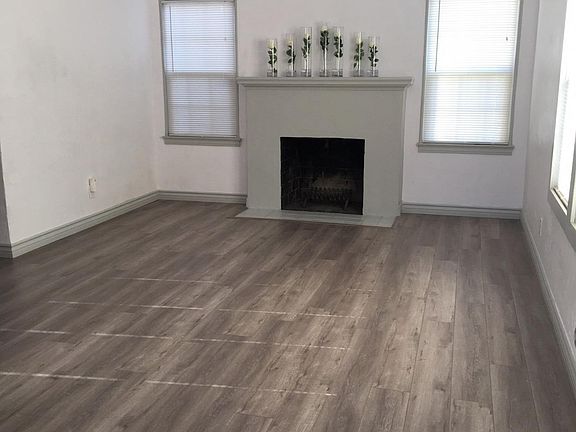 3rd image of 903 E Fedora Ave