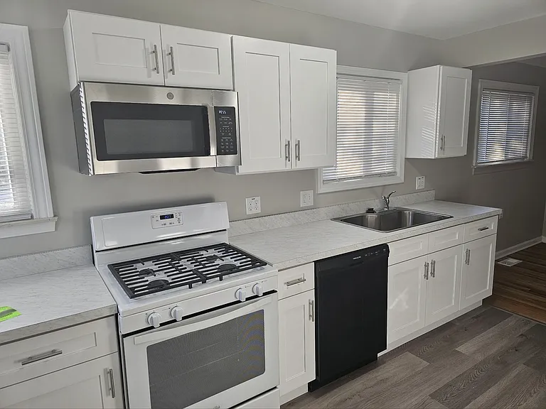 26539 Clarita — Photo 1