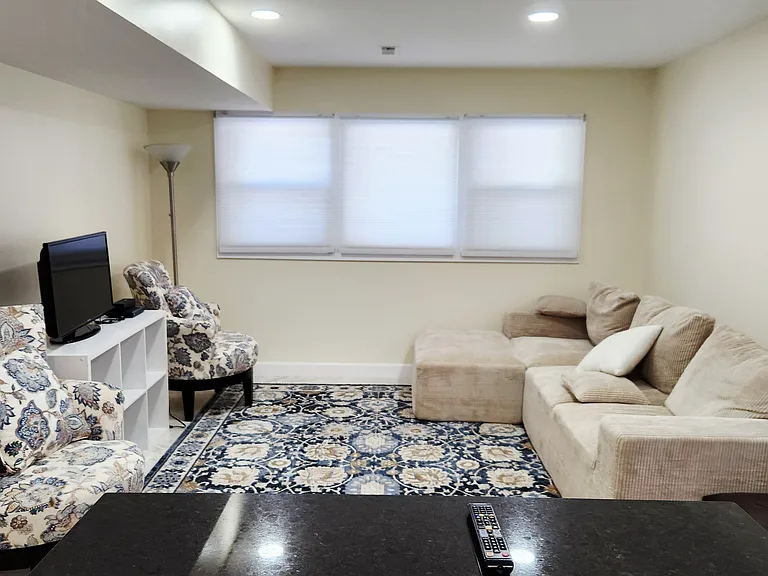 184 Barclay Ave #2 — Photo 6