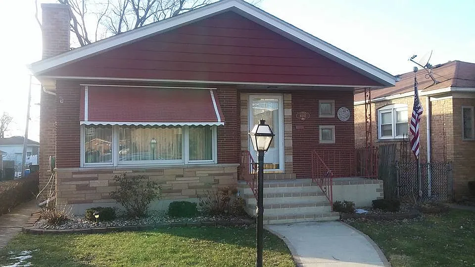 10242 S Fairfield Ave photo 1