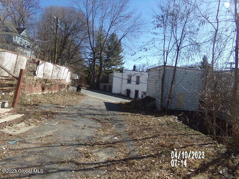 4th image of 2 Rockton Street