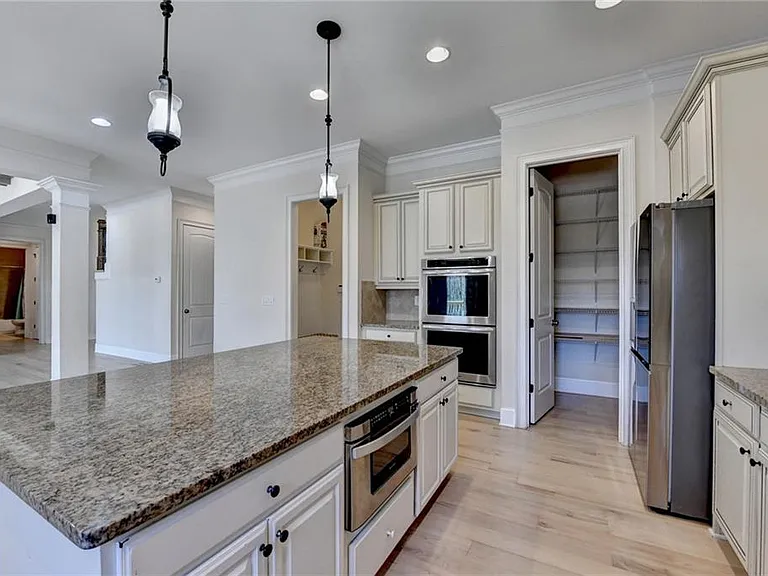 2230 Manor Creek Ct — Photo 16